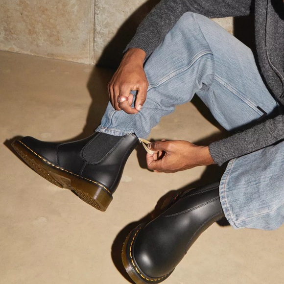 DR. MARTEN | VEGAN 2976 FELIX CHELSEA BOOTS - Picture 2 of 7